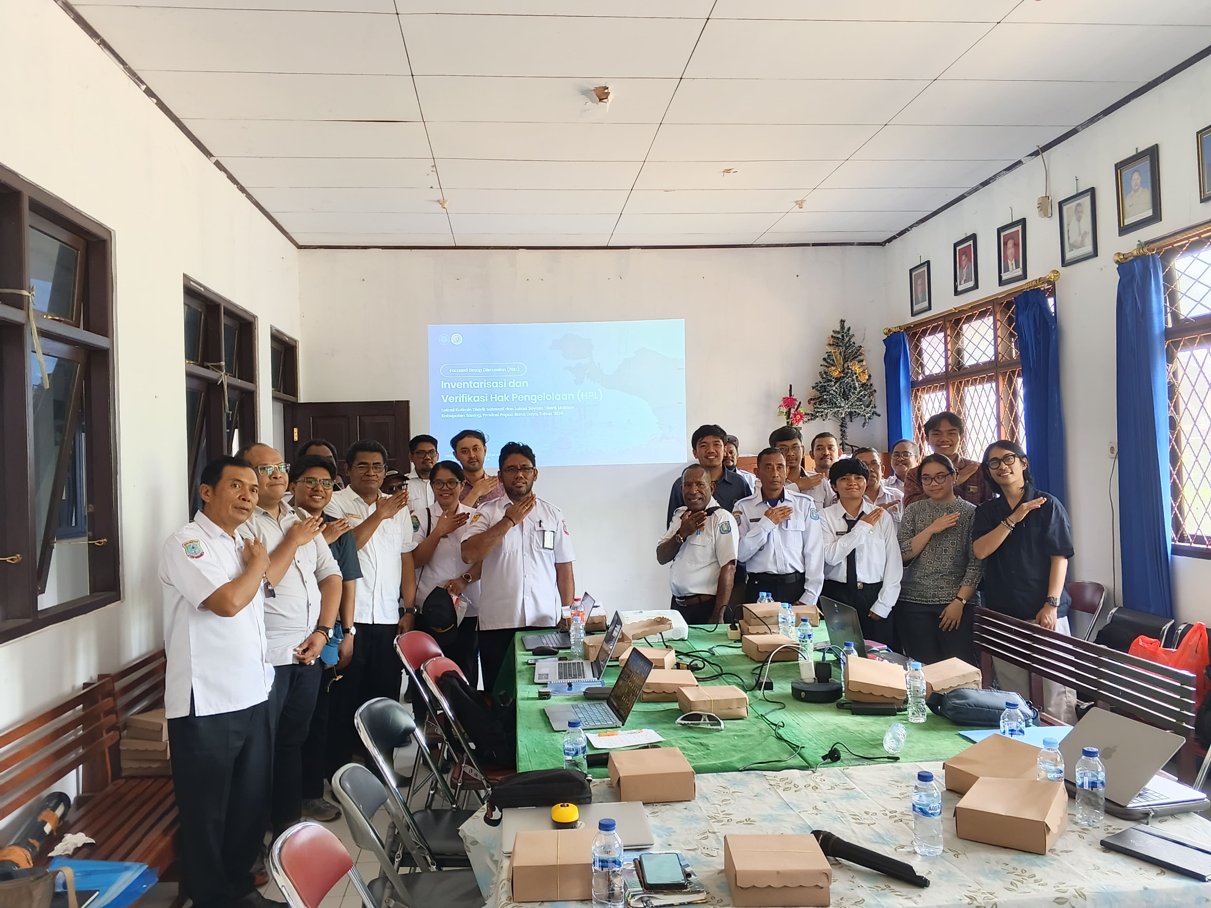 FGD Bersama UGM Penyelesaian Status HPL Eks Transmigrasi di Kabupaten Sorong